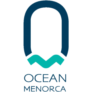 Ocean Menorca es una iniciativa sostenible de Castell Menorca, una marca de menorquinas, que utiliza materiales reciclados del mar para la fabricación de sus productos, específicamente en su línea de abarcas menorquinas y sandalias. La línea Ocean Menorca busca proteger la naturaleza y promover la sostenibilidad, utilizando hilo SEAQUAL y residuos plásticos recuperados del mar menorquín para la producción de sus calzados.