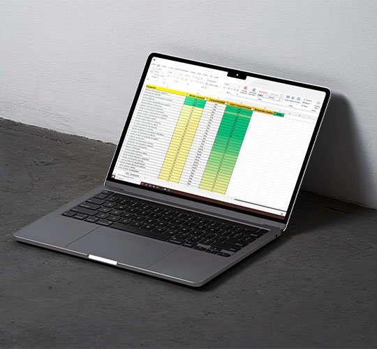 Keyword Research informacional como estrategia para el blog Se detectaron 122 keywords informacionales con una demanda total de 7.450 búsquedas/mes. El contenido del blog era superficial, no evergreen, sin estrategia SEO ni de captación. Como solución, se diseñó un calendario editorial basado en niveles de conciencia del usuario, con artículos que combinan keywords informacionales, de consideración y conversión. Se establecieron buenas prácticas de enlazado interno, apertura de enlaces externos en nuevas pestañas, e integración de formularios de captación.